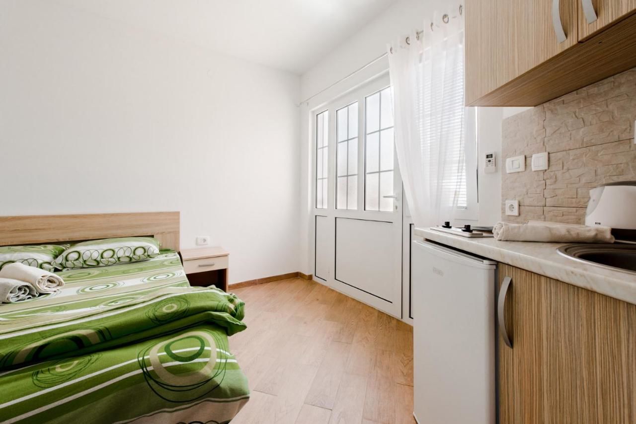 Апартаменты Apartments Vukmarković Сутоморе-9