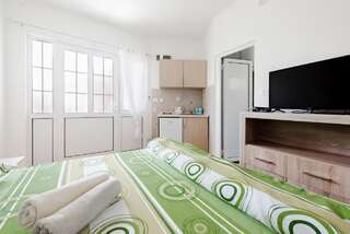 Апартаменты Apartments Vukmarković Сутоморе Номер-студио с балконом-1